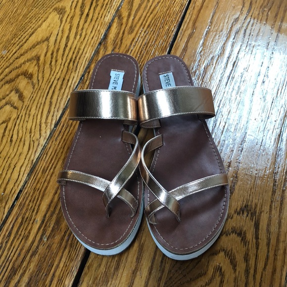 Steve Madden Shoes - Steve Madden sandals, rosegold straps, size 8